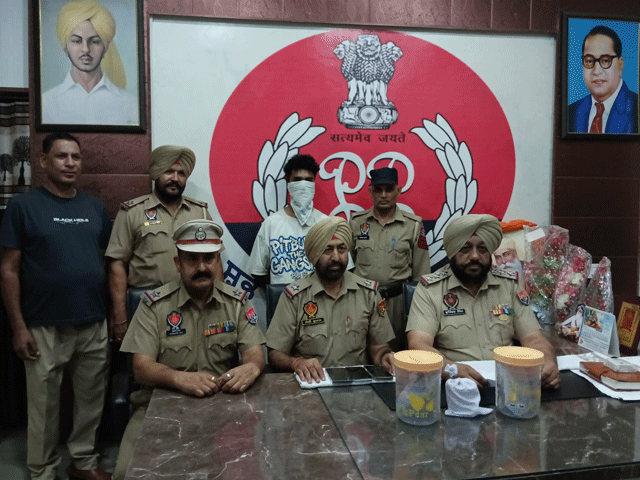 50 ਲੱਖ ਰੁਪਏ ਦੀ ਹੈਰੋਇਨ, ਦੋ 32 ਬੋਰ ਦੇ ਪਿਸਤੌਲ ਅਤੇ 5 ਜਿੰਦਾ ਰੌਂਦ ਸਣੇ ਇਕ ਦੋਸ਼ੀ ਗ੍ਰਿਫਤਾਰ