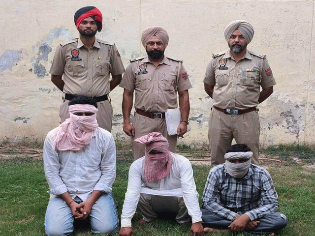 ਤਪਾ ਪੁਲਿਸ ਦੀ ਵੱਡੀ ਕਾਰਵਾਈ, ਕਾਰ ਸਵਾਰ ਤਿੰਨ ਨਸ਼ਾ ਤਸਕਰ 1 ਕਿਲੋ ਅਫੀਮ ਸਣੇ ਕਾਬੂ