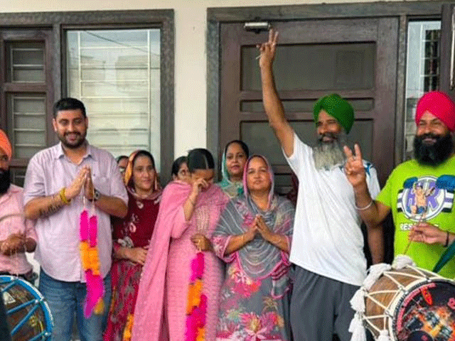 ਰਾਸ਼ਟਰਮੰਡਲ ਖੇਡਾਂ 'ਚ ਲਵਪ੍ਰੀਤ ਸਿੰਘ ਬੱਲ ਨੇ ਜਿੱਤਿਆ ਚਾਂਦੀ ਦਾ ਤਮਗਾ, ਪਰਿਵਾਰ ਤੇ ਪਿੰਡ ਵਾਸੀਆਂ ਵਲੋਂ ਮਨਾਇਆ ਗਿਆ ਜਸ਼ਨ