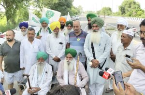 ਖਨੌਰੀ ਬਾਰਡਰ ਤੇ ਕੱਲ੍ਹ ਬੈਰੀਕੇਡਾਂ ਕੋਲ ਨੰਗੇ ਧੜ ਪ੍ਰਦਰਸ਼ਨ ਕਰਨਗੇ 51 ਕਿਸਾਨ