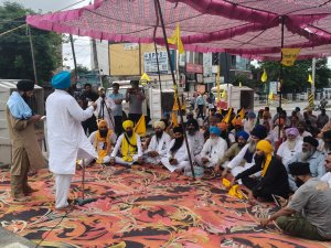ਪੰਜਾਬ ਬੰਦ ਦਾ ਭੋਗਪੁਰ ’ਚ ਵਿਆਪਕ ਅਸਰ; ‘ਮੁੱਖ ਮੰਤਰੀ ਤੀਰਥ ਯਾਤਰਾ’ ਦੀ ਬੱਸ ਵੀ ਜਾਮ ਵਿਚ ਫਸੀ