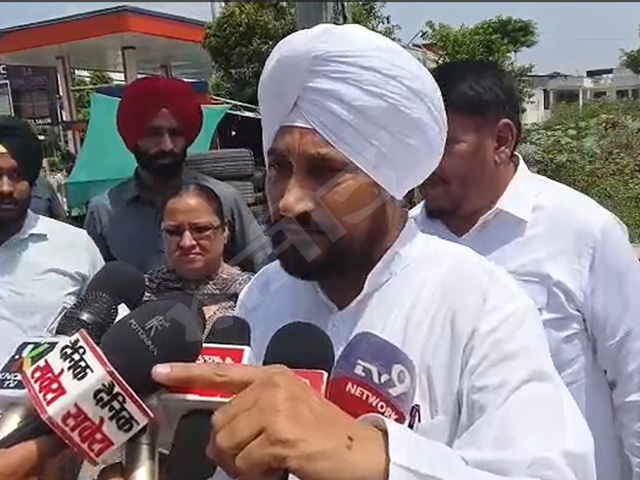 ਮੀਟਿੰਗ ਦੌਰਾਨ ਡਿਪਟੀ ਕਮਿਸ਼ਨਰ ਅਤੇ ਪੁਲਿਸ ਕਮਿਸ਼ਨਰ ਦੀ ਗੈਰਹਾਜ਼ਰੀ 'ਤੇ ਚਰਨਜੀਤ ਸਿੰਘ ਚੰਨੀ ਨੇ ਉਠਾਏ ਸਵਾਲ
