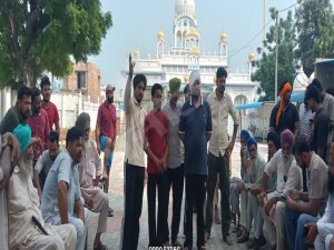 ਨਸ਼ਾ ਵੇਚਣ ਵਾਲਿਆਂ ਖ਼ਿਲਾਫ਼ ਵੀ ਪਿੰਡ ਵਾਸੀਆਂ ਨੇ ਲਿਆ ਸਖ਼ਤ ਫੈਸਲਾ