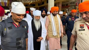 ਹਰਿਆਣਾ ਦੇ ਮੁੱਖ ਮੰਤਰੀ ਨਾਇਬ ਸਿੰਘ ਸੈਣੀ ਨੇ ਨਾਨਕਸਰ ਵਿਖੇ ਮੱਥਾ ਟੇਕਿਆ