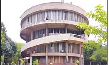 ਪੰਜਾਬ ਯੂਨੀਵਰਸਿਟੀ ਨੂੰ  ਨਾ ਜੁੜਿਆ ਪੱਕਾ ਉਪ ਕੁਲਪਤੀ