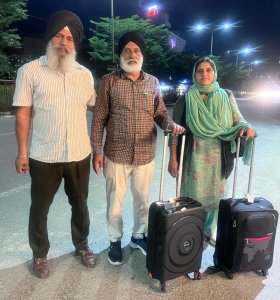 ਡਰੋਨ ਗਤੀਵਿਧੀ ਕਾਰਨ ਦਿੱਲੀ ’ਚ ਰੁਕੀ ਮਲੇਸ਼ੀਆ ਏਅਰਲਾਈਨ ਦੀ ਉਡਾਣ 24 ਘੰਟਿਆਂ ਬਾਅਦ ਦੇਰ ਰਾਤ ਰਾਜਾਸਾਂਸੀ ਪੁੱਜੀ