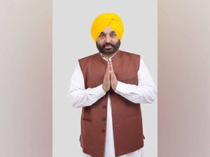 ਮੁੱਖ ਮੰਤਰੀ ਭਗਵੰਤ ਮਾਨ ਵਲੋਂ  ਟਵੀਟ ਕਰ ਸ੍ਰੀ ਗੁਰੂ ਅਰਜਨ ਦੇਵ ਜੀ ਦੇ ਪਾਵਨ ਗੁਰਗੱਦੀ ਦਿਵਸ ਦੀਆਂ ਸੰਗਤਾਂ ਨੂੰ ਵਧਾਈਆਂ