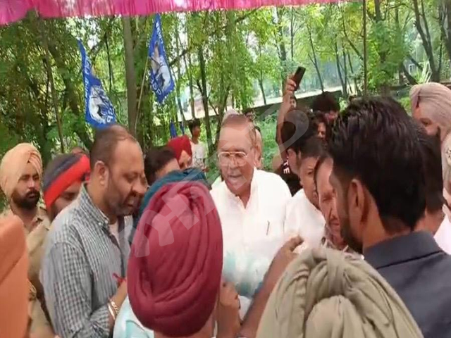 ਡਾ: ਅੰਬੇਡਕਰ ਦੇ ਬੁੱਤ ਦੀ ਭੰਨ੍ਹ-ਤੋੜ ਵਾਲੇ ਮਾਮਲੇ 'ਚ ਧਰਨੇ ਦੌਰਾਨ ਬਸਪਾ ਤੇ ਭਾਜਪਾ ਆਗੂ ਹੋਏ ਹੱਥੋਪਾਈ