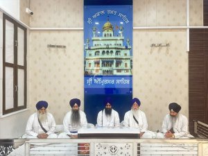 ਪੰਜ ਸਿੰਘ ਸਾਹਿਬਾਨ ਦੀ ਹੰਗਾਮੀ  ਇਕੱਤਰਤਾ ਜਾਰੀ - ਸ੍ਰੀ ਅਕਾਲ ਤਖ਼ਤ ਸਾਹਿਬ ਦੀ ਫਸੀਲ ਤੋਂ  ਜਾਰੀ ਹੋਵੇਗਾ ਕੋਈ ਅਹਿਮ ਆਦੇਸ਼