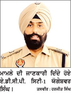 ਨਿਹੰਗ ਸਿੰਘਾਂ ਦੀ ਲੜਾਈ ਹਟਾਉਣ ਲਈ ਮਹਿਲਾ ਐੱਸ.ਐੱਚ.ਓ. ਦੀ ਦਲੇਰੀ ਦੀ ਚਰਚਾ
ਬਾਕੀ ਪੁਲਿਸ ਮੁਲਾਜ਼ਮ ਦੇਖਦੇ ਰਹੇ : ਹੁਣ ਪੁਲਿਸ ਕਰੇਗੀ ਵਿਭਾਗੀ ਕਾਰਵਾਈ