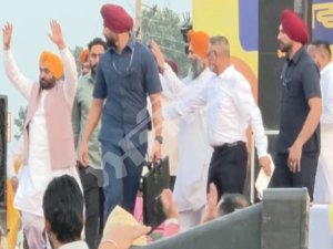 ਮੁਂਖ ਮੰਤਰੀ ਪੰਜਾਬ ਭਗਵੰਤ ਸਿੰਘ ਮਾਨ ਪਿੰਡ ਸੈਂਸਰਾ ਕਲਾਂ (ਅਜਨਾਲਾ) ਵਿਖੇ ਲੋਕ ਮਿਲਣੀ ਪ੍ਰੋਗਰਾਮ ਵਿਚ ਪੁੱਜੇ