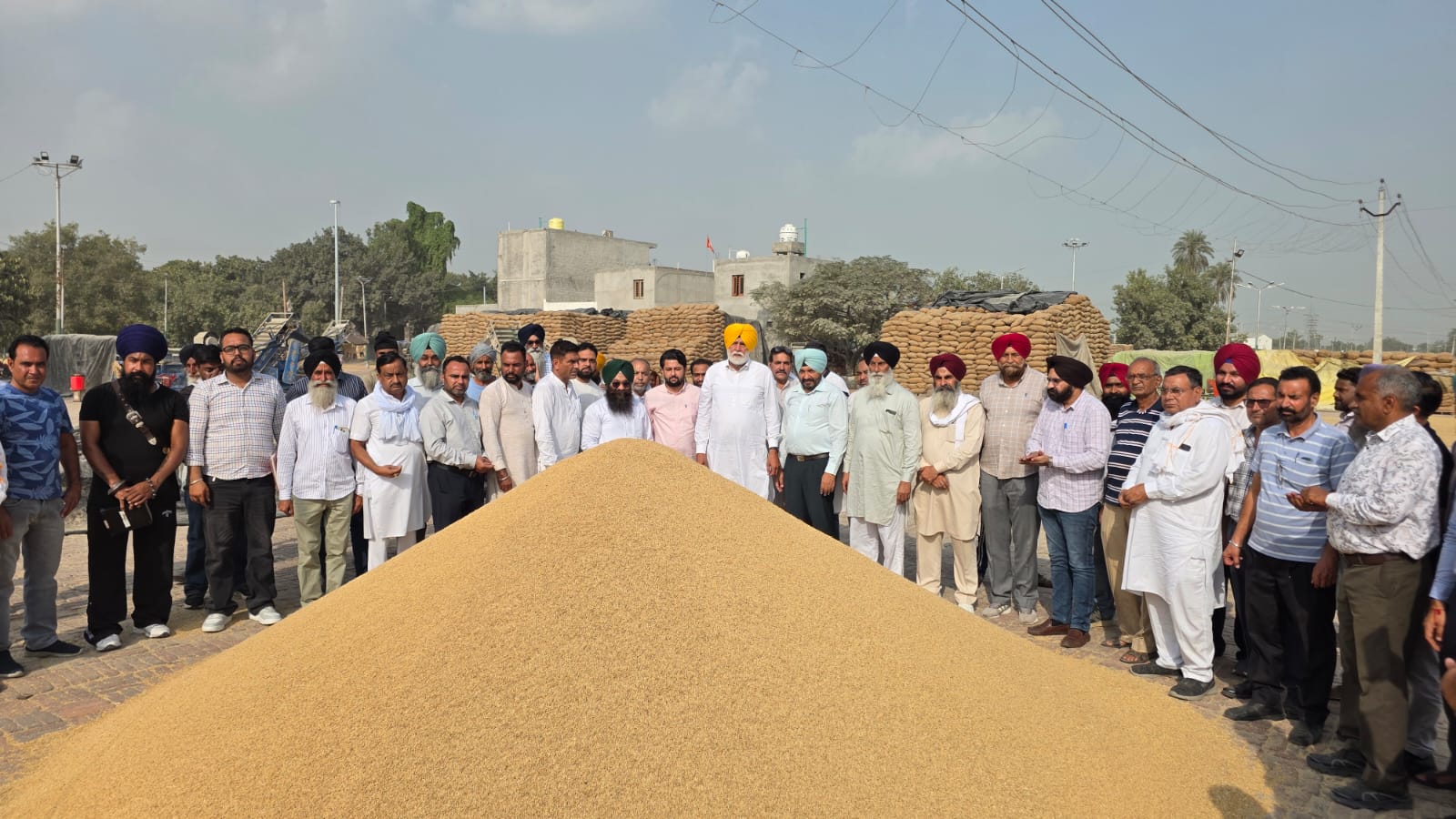 ਚੇਅਰਮੈਨ ਸੱਜਣ ਸਿੰਘ ਨੇ ਸੁਲਤਾਨਪੁਰ ਲੋਧੀ ਵਿਖੇ ਝੋਨੇ ਦੀ ਖਰੀਦ ਸ਼ੁਰੂ ਕਰਵਾਈ