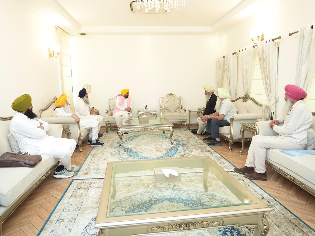 ਮੁੱਖ ਮੰਤਰੀ ਮਾਨ ਵਲੋਂ ਬੰਦੀ ਸਿੰਘ ਇਨਸਾਫ਼ ਮੋਰਚੇ ਵਲੋਂ ਬਣਾਈ ਕਮੇਟੀ ਨਾਲ ਮੀਟਿੰਗ