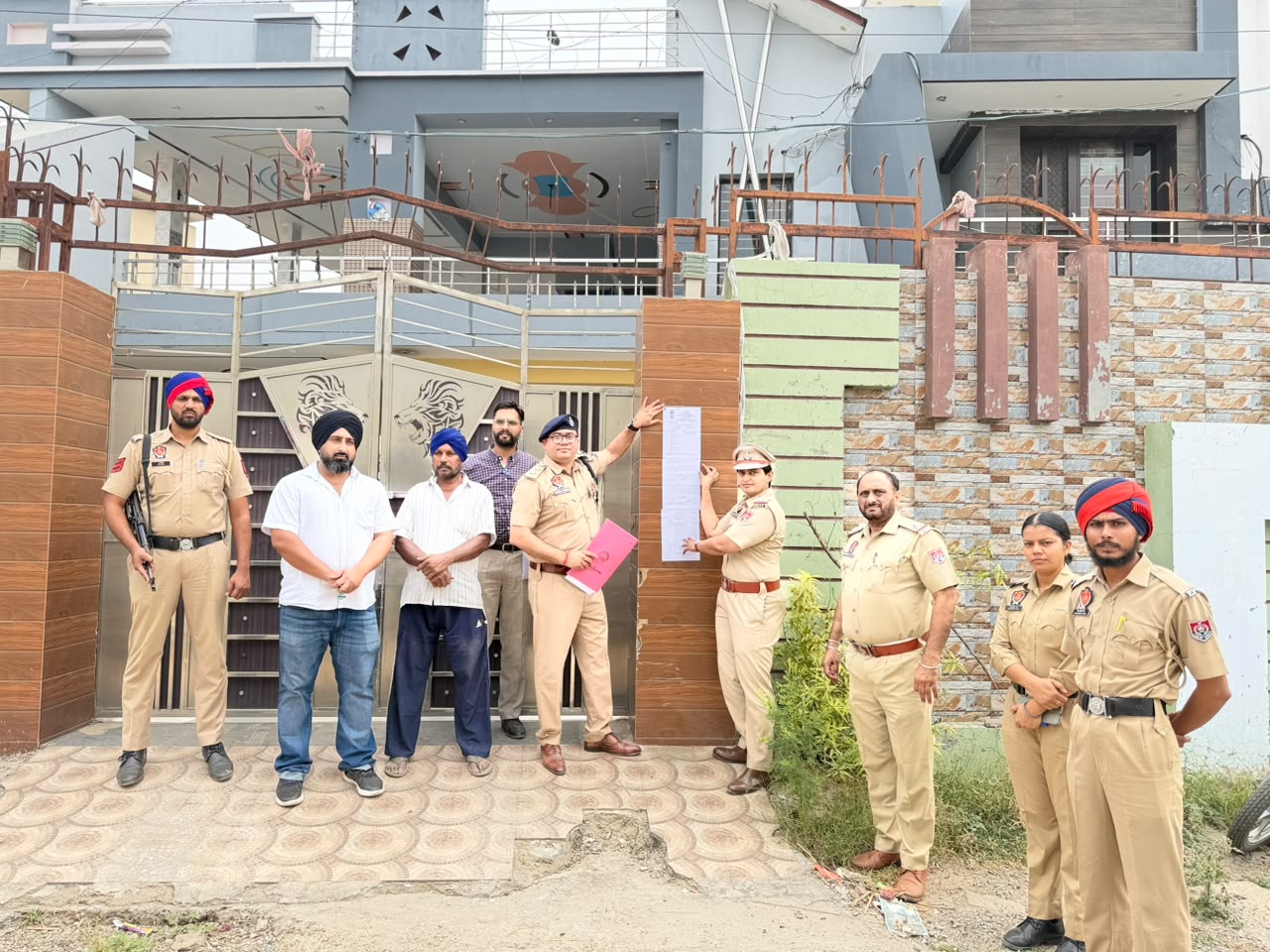 ਨਵਾਂਸ਼ਹਿਰ ਪੁਲਿਸ ਨੇ ਨਸ਼ਾ ਸਮੱਗਲਰਾਂ ਦੀ 2 ਕਰੋੜ 32 ਲੱਖ ਦੀ ਪ੍ਰਾਪਰਟੀ ਫ੍ਰੀਜ਼