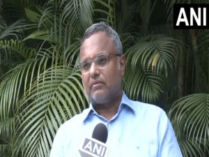 ਡੀ.ਸੀ.ਪੀ. ਕੋਲ ਭਾਰਤ ਦੇ ਕਿਸੇ ਨਾਗਰਿਕ ਦਾ ਮੌਲਿਕ ਅਧਿਕਾਰ ਖੋਹਣ ਦਾ ਅਧਿਕਾਰ ਕਿਵੇਂ ਹੈ - ਚਿਦੰਬਰਮ