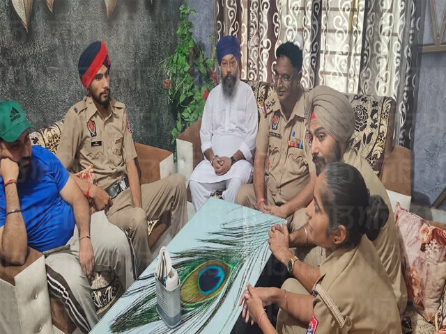 ਪੁਲਿਸ ਵਲੋਂ ਅਕਾਲੀ ਦਲ ਵਾਰਿਸ ਪੰਜਾਬ ਦੇ ਪੰਜ ਆਗੂ ਘਰਾਂ ਵਿਚ ਨਜ਼ਰਬੰਦ