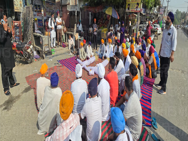 ਫਤਿਹਗੜ੍ਹ ਚੂੜੀਆਂ ’ਚ ਪਰਵਿੰਦਰ ਝੋਟੇ ਦੇ ਕਤਲ ਦੇ ਵਿਰੋਧ ਵਿਚ ਰੋਸ ਮੁਜ਼ਾਹਰਾ ਸ਼ੁਰੂ