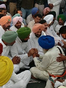 ਔਜਲਾ, ਵੇਰਕਾ ਤੇ ਡੈਨੀ ਵਲੋਂ ਪਰਵਿੰਦਰ ਸਿੰਘ ਝੋਟਾ ਦੇ ਪਿਤਾ ਨਾਲ ਹਮਦਰਦੀ ਪ੍ਰਗਟ