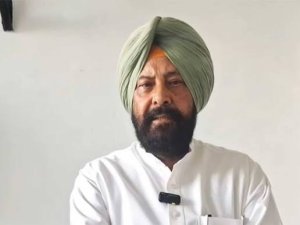 ਕੇਵਲ ਸਿੰਘ ਢਿੱਲੋਂ ਪਰਮਿੰਦਰ ਸਿੰਘ ਝੋਟਾ ਕਤਲ ਕੇਸ ਵਿਚ ਇਨਸਾਫ਼ ਦੀ ਮੰਗ ਕਰਨ ਲਈ ਮਾਨਸਾ ਪਹੁੰਚੇ