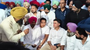ਸਚਿਨ ਪਾਇਲਟ ਅਤੇ ਪਰਗਟ ਸਿੰਘ ਨੇ ਜੰਡਿਆਲਾ ਗੁਰੂ ਦੇ ਪੀੜਿਤ ਪਰਿਵਾਰਾਂ ਨਾਲ ਕੀਤੀ ਹਮਦਰਦੀ ਪ੍ਰਗਟ