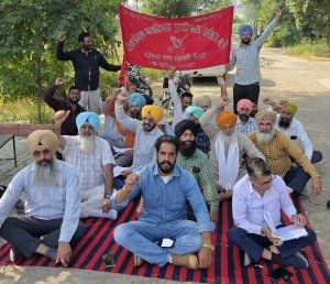 ਬਿਜਲੀ ਕਾਮੇ ਆਪਣੀਆਂ ਮੰਗਾਂ ਮਨਵਾਉਣ ਲਈ ਪੰਜਾਬ ਸਰਕਾਰ ਵਿਰੁੱਧ ਦੋ ਦਿਨ ਦੀ ਸਮੂਹਿਕ ਛੁੱਟੀ ’ਤੇ ਗਏ