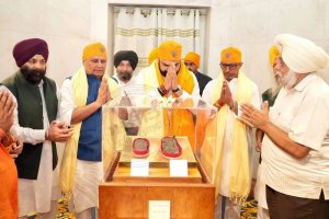 ਗੁਰੂ ਗੋਬਿੰਦ ਸਿੰਘ ਜੀ ਦੇ 360ਵੇਂ ਪ੍ਰਕਾਸ਼ ਪੁਰਬ ਦੀਆਂ ਤਿਆਰੀਆਂ ਤੇਜ਼, ਬਿਹਾਰ ਦੇ ਮੁੱਖ ਮੰਤਰੀ ਤਖ਼ਤ ਪਟਨਾ ਸਾਹਿਬ ਵਿਖੇ ਹੋਏ ਨਤਮਸਤਕ