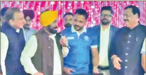 ਤੁਸੀਂ ਸਾਡੀ ਗੱਲ ਮੰਨ ਲਓ, ਅਸੀਂ ਇਨ੍ਹਾਂ ਨੂੰ ਐਸ.ਪੀ. ਬਣਾ ਦਿਆਂਗੇ-ਮੁੱਖ ਮੰਤਰੀ